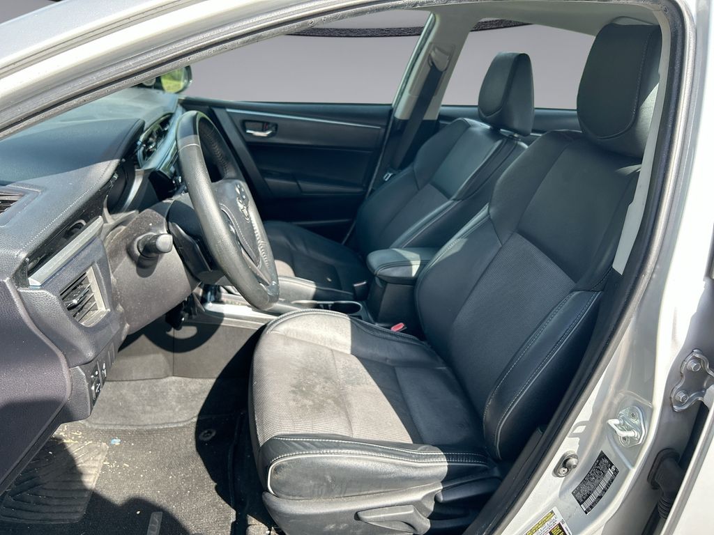 Thumbnail: 2015 Toyota Corolla - 11