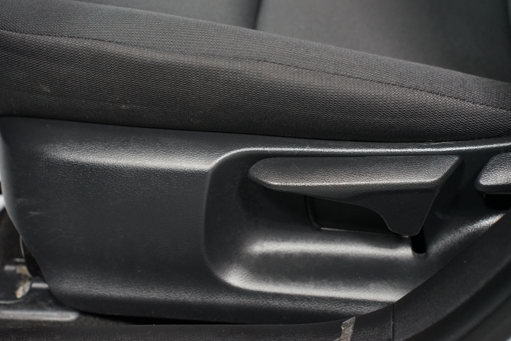 Thumbnail: 2023 Toyota Corolla - 29