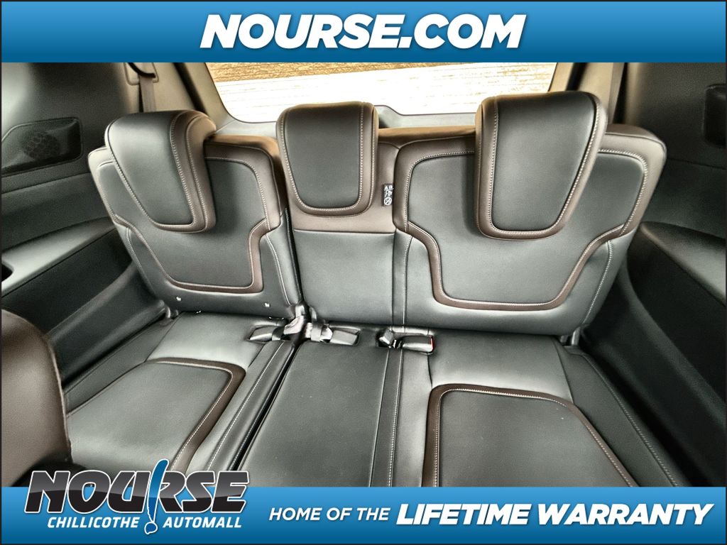 2025 Nissan Armada SL photo