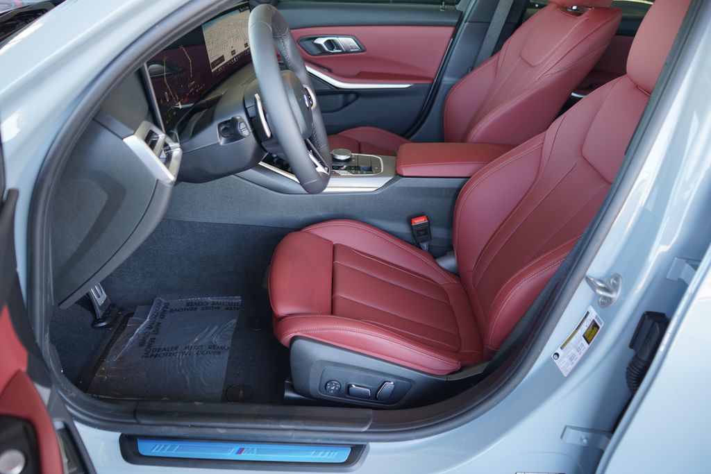 Thumbnail: 2026 BMW 3 Series - 10