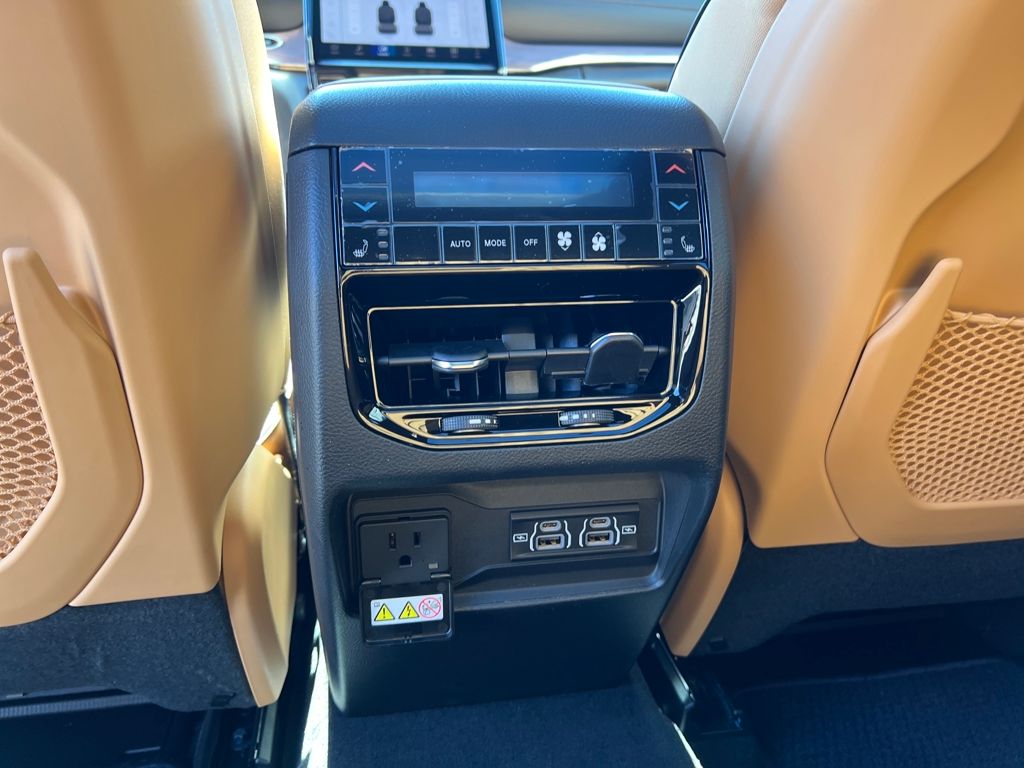 new 2025 Jeep Grand Cherokee car, priced at $57,990