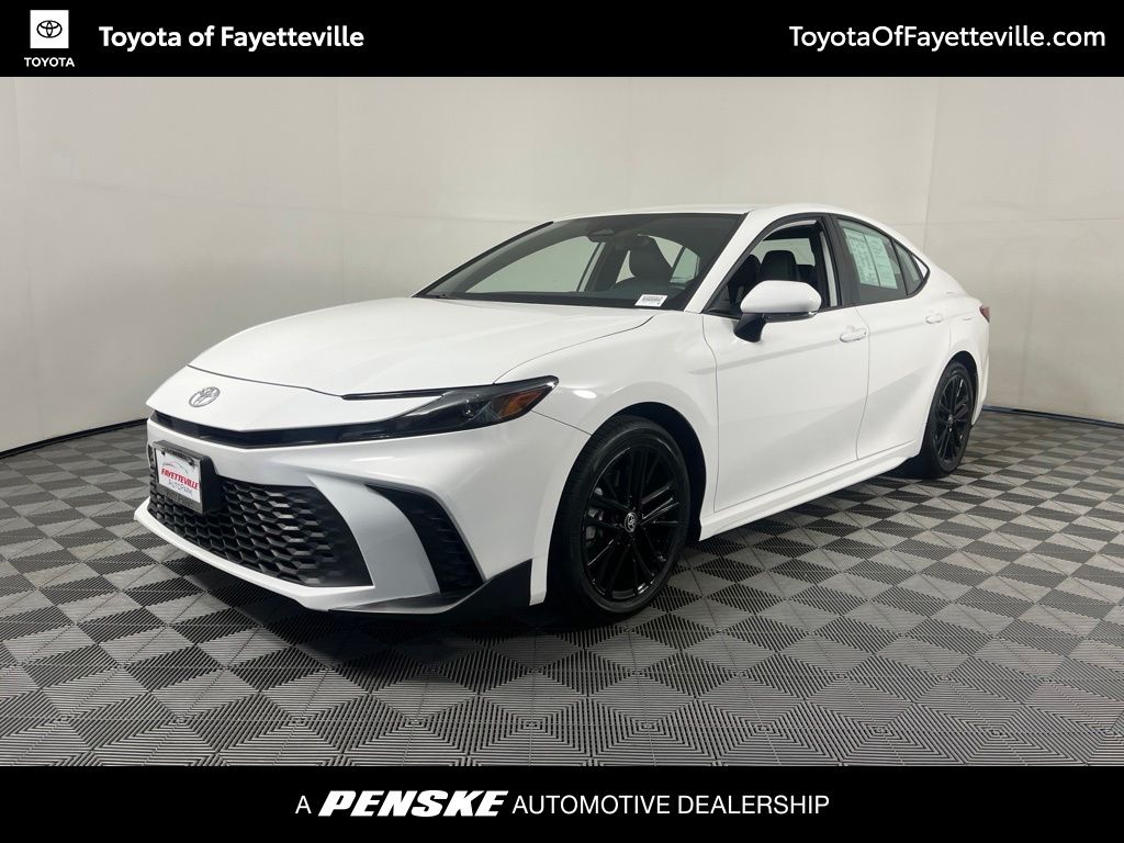 2025 Toyota Camry SE FWD