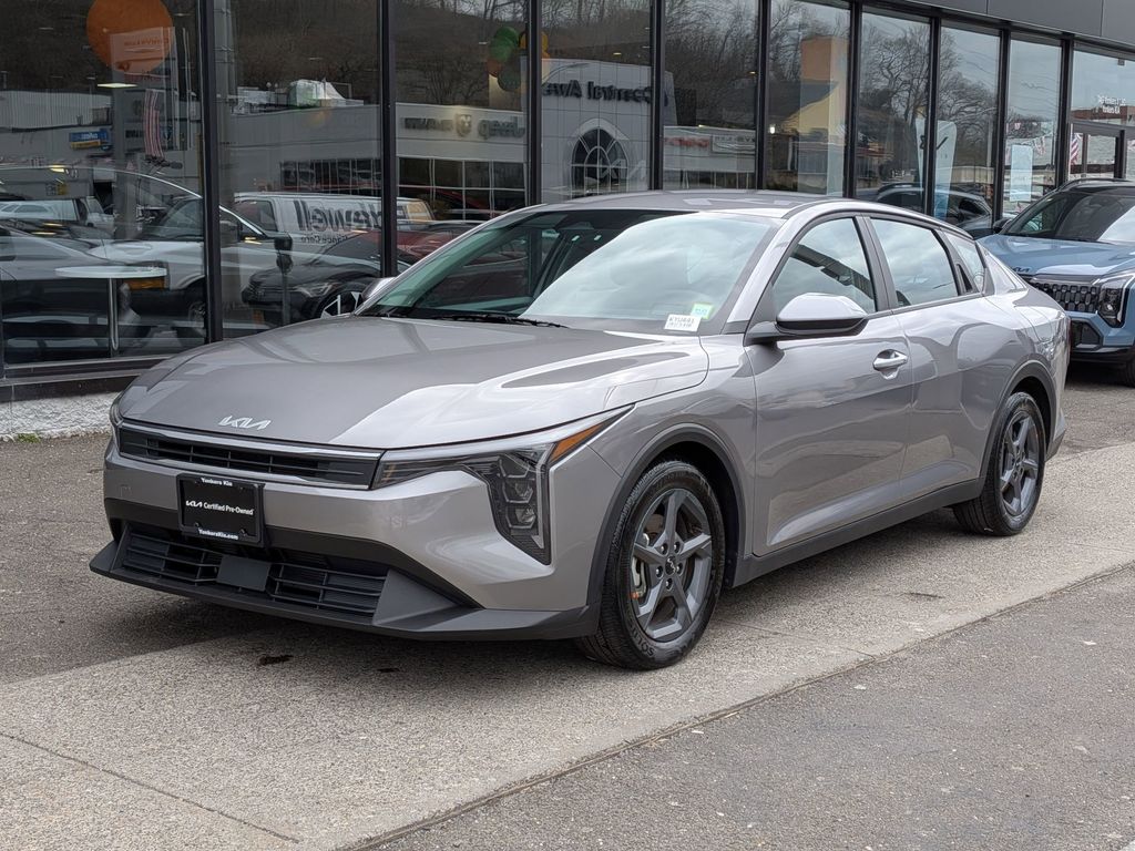 2025 Kia K4 LXS FWD