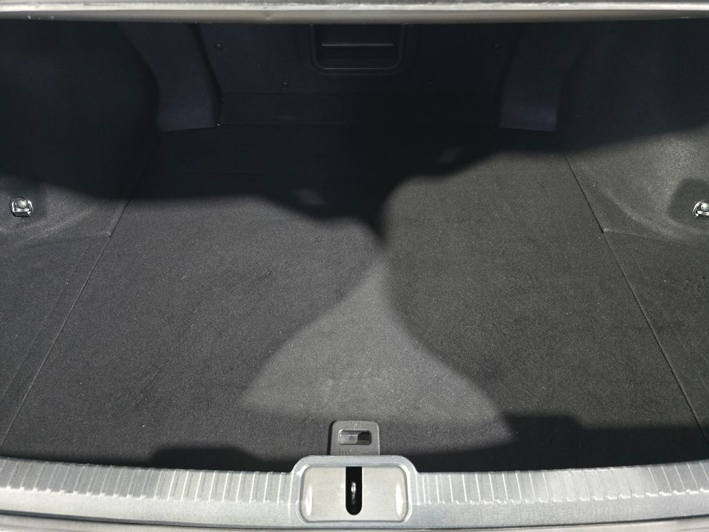 Thumbnail: 2021 Lexus ES - 30