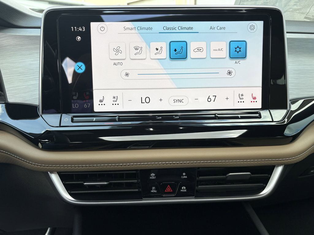 New 2026 White Volkswagen 2.0T SE w/Technology image 20