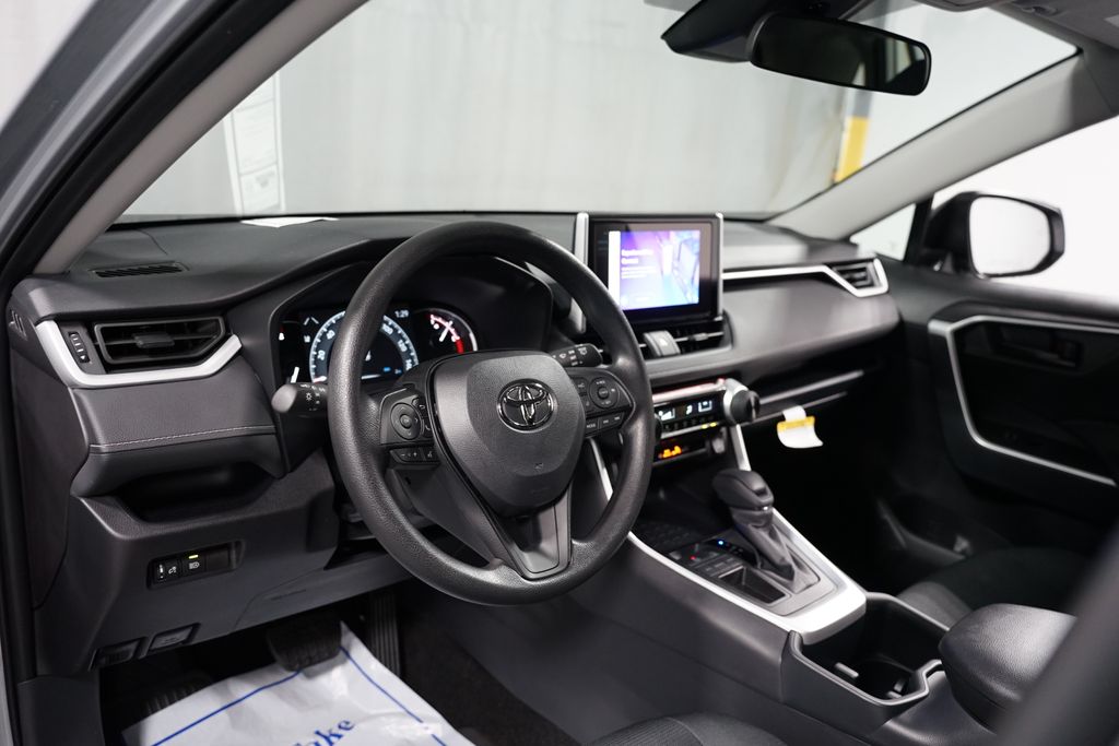 Thumbnail: 2025 Toyota RAV4 - 11