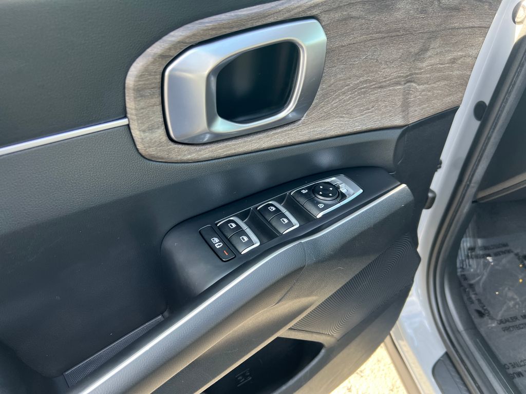 Thumbnail: 2022 Kia Sorento - 13