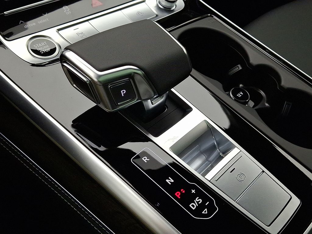 Thumbnail: 2026 Audi Q7 - 10