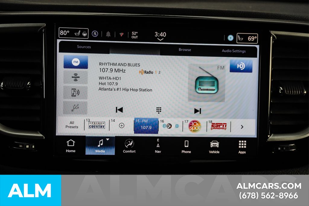 Used 2024 Black Chrysler Select image 38