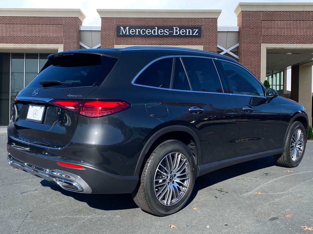 2025 Mercedes-Benz GLC 300 5