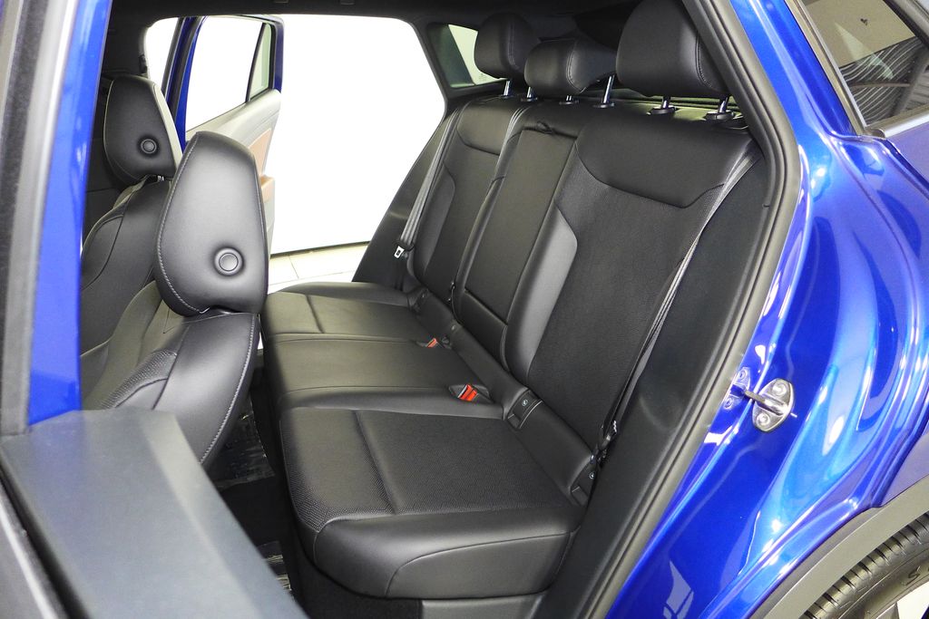 2021 Volkswagen ID.4 Pro S 21