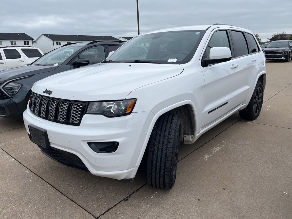2017 Jeep Grand Cherokee Altitude 4WD's photo