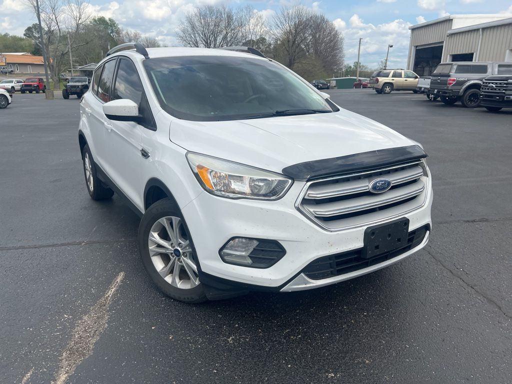 Oxford White 2019 Ford Escape SE FWD SUV / Crossover Front-Wheel Drive 6-Speed Automatic