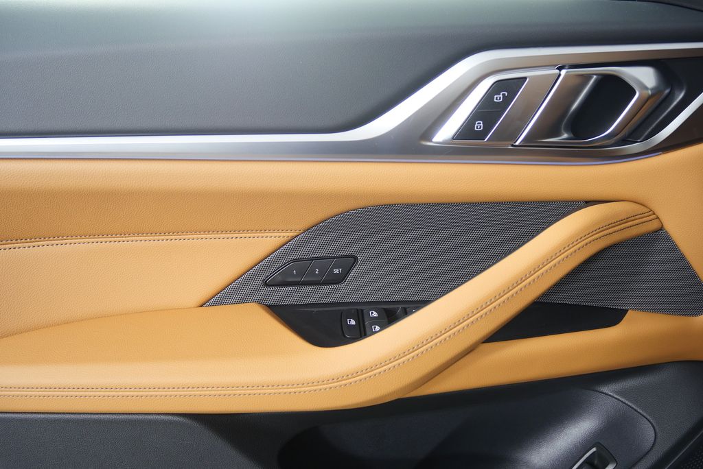 Thumbnail: 2025 BMW i4 - 9