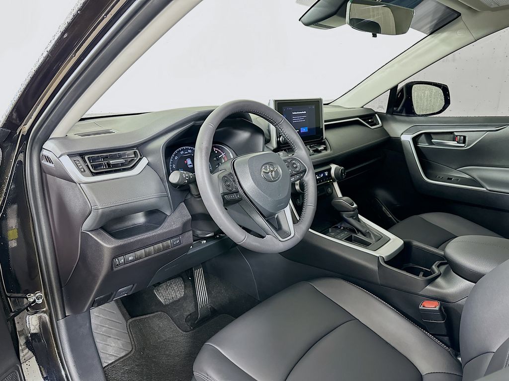 Thumbnail: 2025 Toyota RAV4 - 9