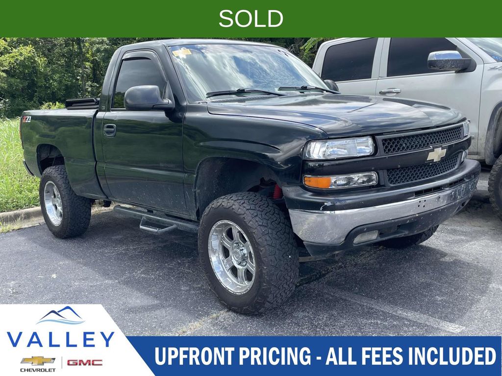Onyx Black 2001 Chevrolet Silverado 1500 Pickup Truck Four-Wheel Drive 4-Speed Automatic Overdrive