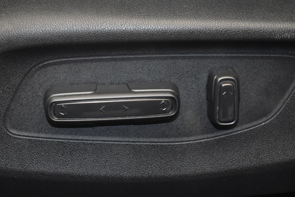 Thumbnail: 2023 Acura Integra - 14