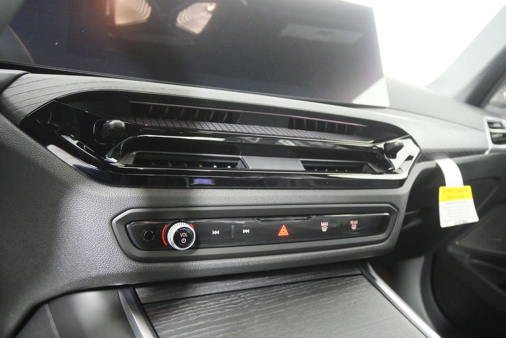 Thumbnail: 2026 BMW 3 Series - 20