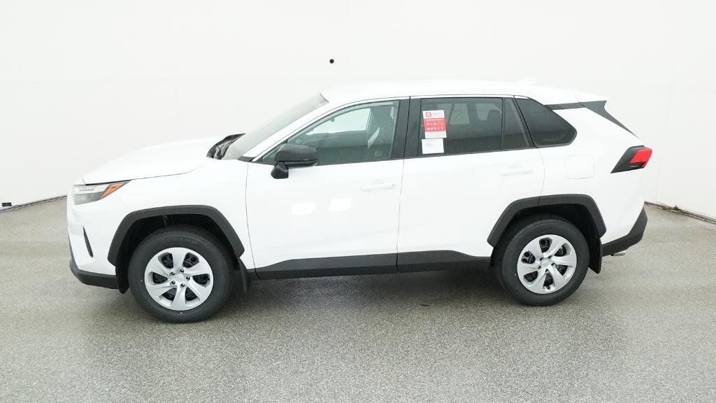2025 Toyota RAV4 LE 8