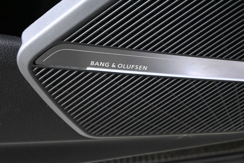 Thumbnail: 2023 Audi SQ5 - 28