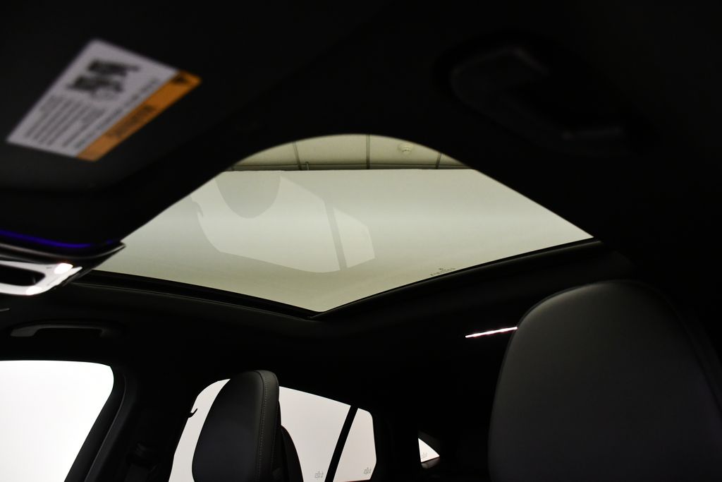 Thumbnail: 2025 Mercedes-Benz GLC - 17