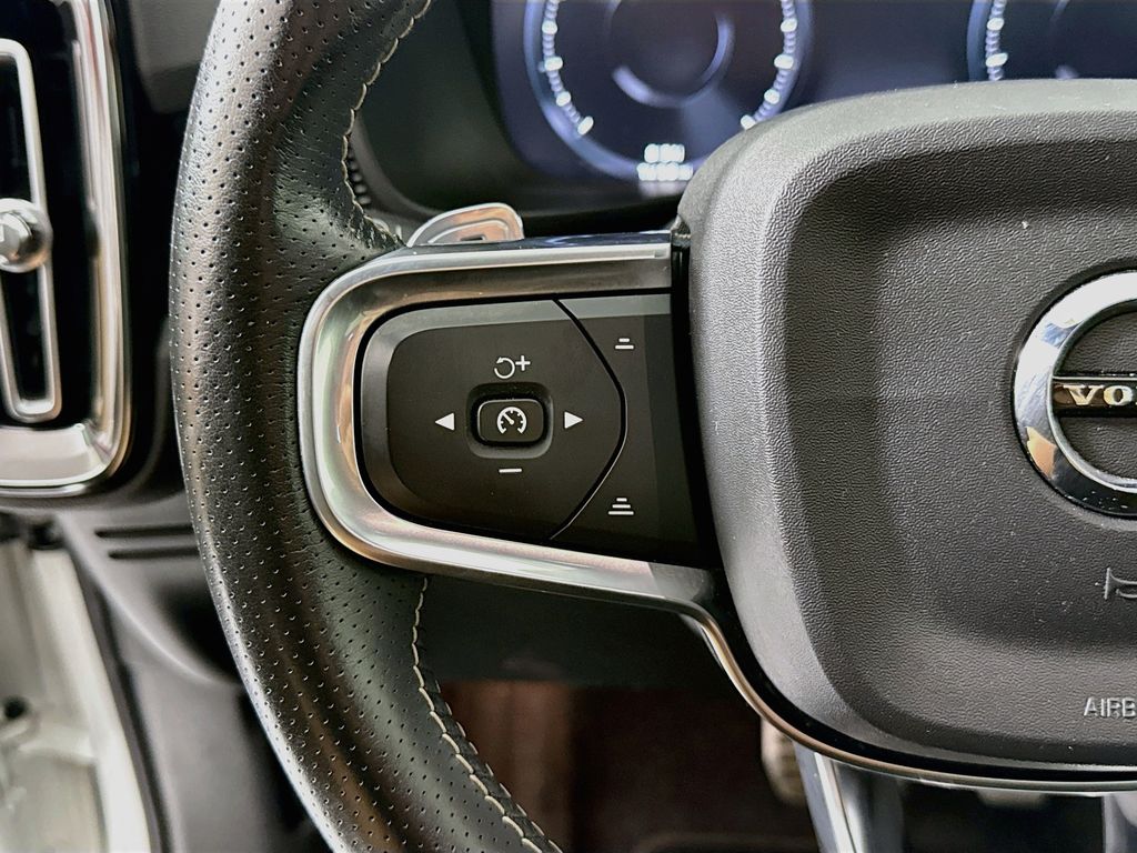 Thumbnail: 2019 Volvo XC40 - 11