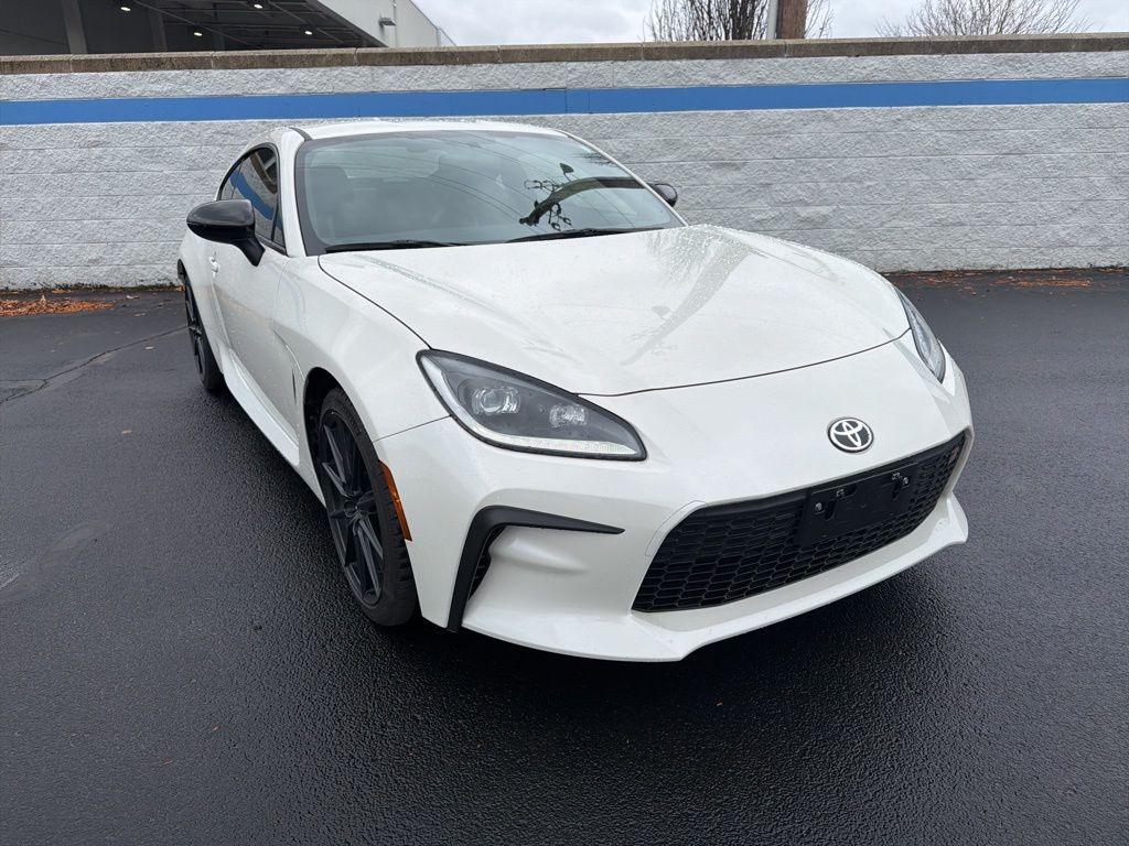 Thumbnail: 2023 Toyota GR86 - 7