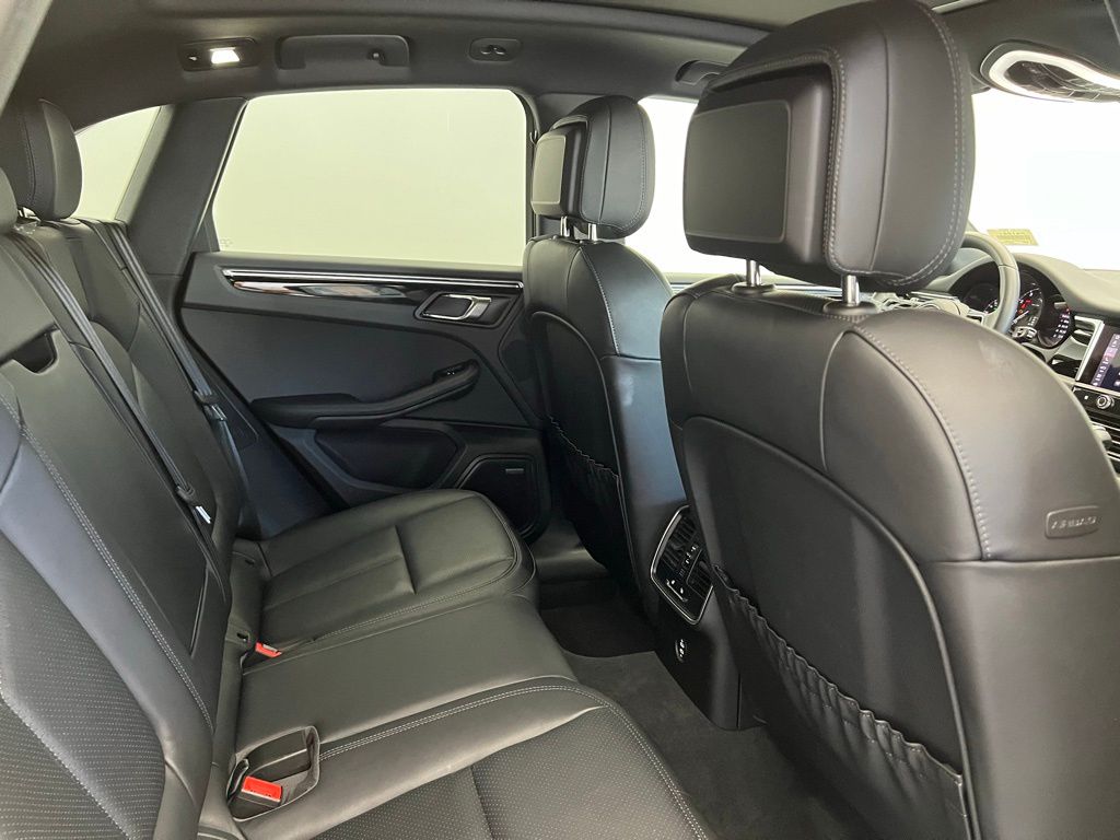 2024 Porsche Macan  16