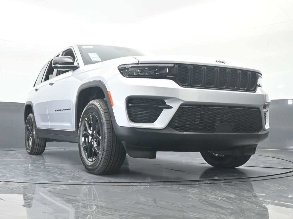 New 2025 Silver Zynith Jeep Altitude X image 57
