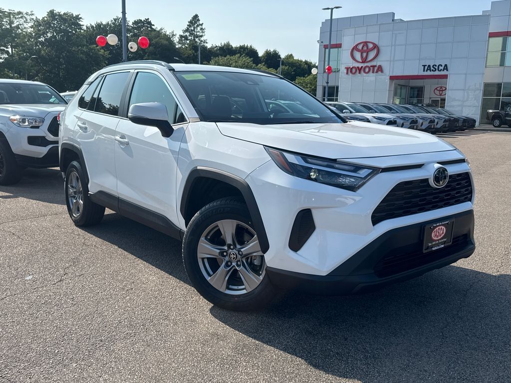 2025 Toyota RAV4 XLE