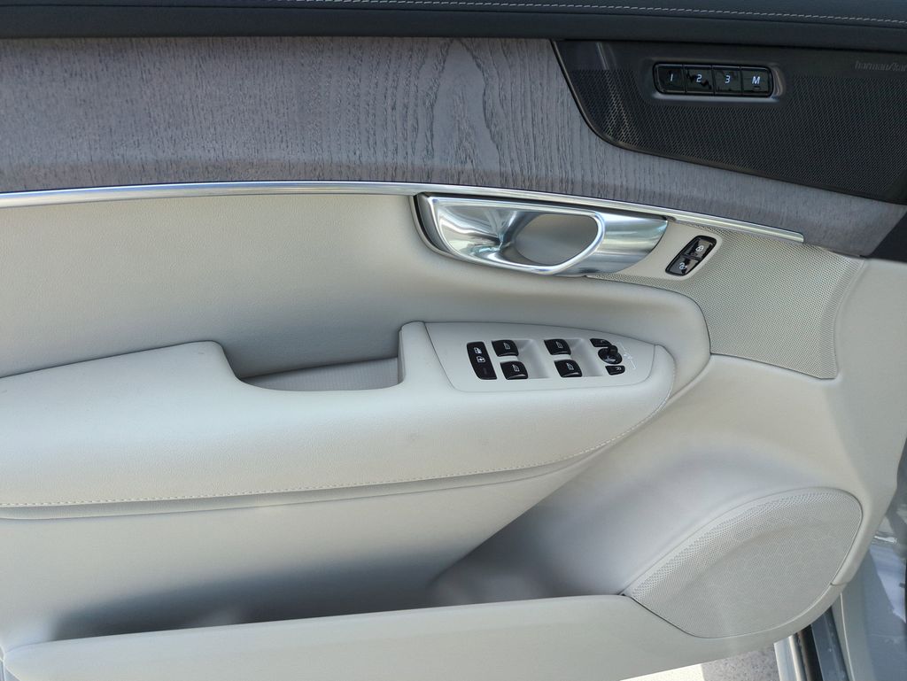 new 2026 Volvo XC90 Plug-In Hybrid car, priced at $84,625