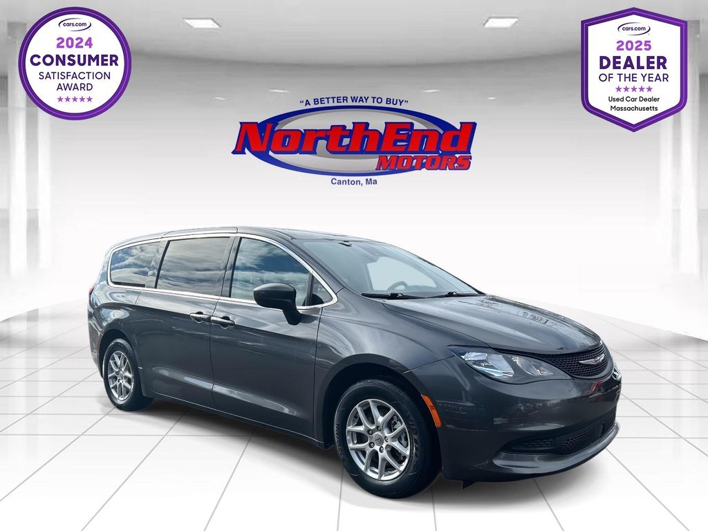 2023 Chrysler Voyager LX FWD