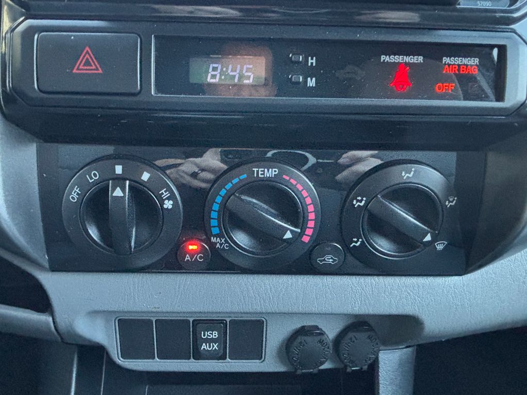 Thumbnail: 2014 Toyota Tacoma - 15