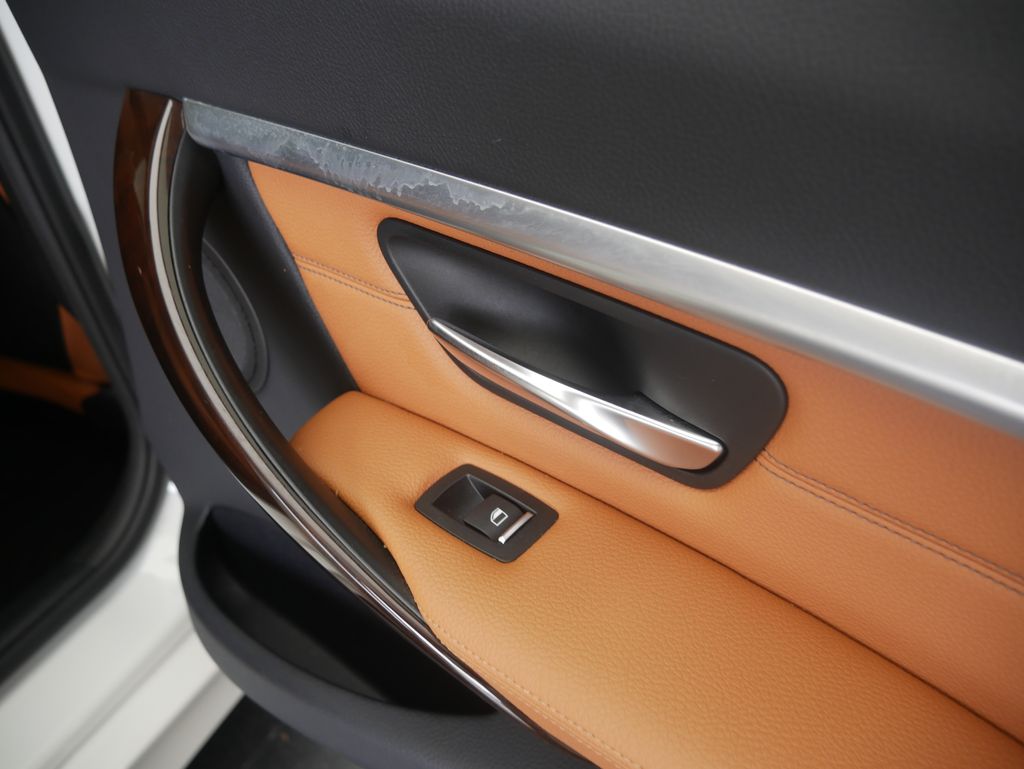 Thumbnail: 2019 BMW 3 Series - 27