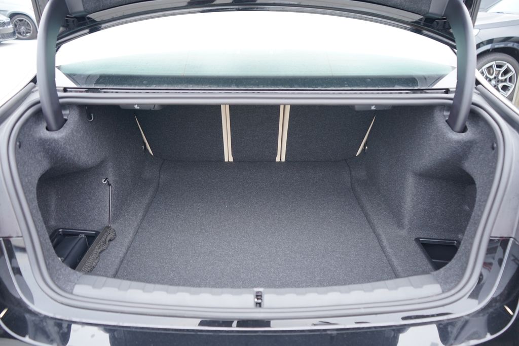 Thumbnail: 2026 BMW 3 Series - 20