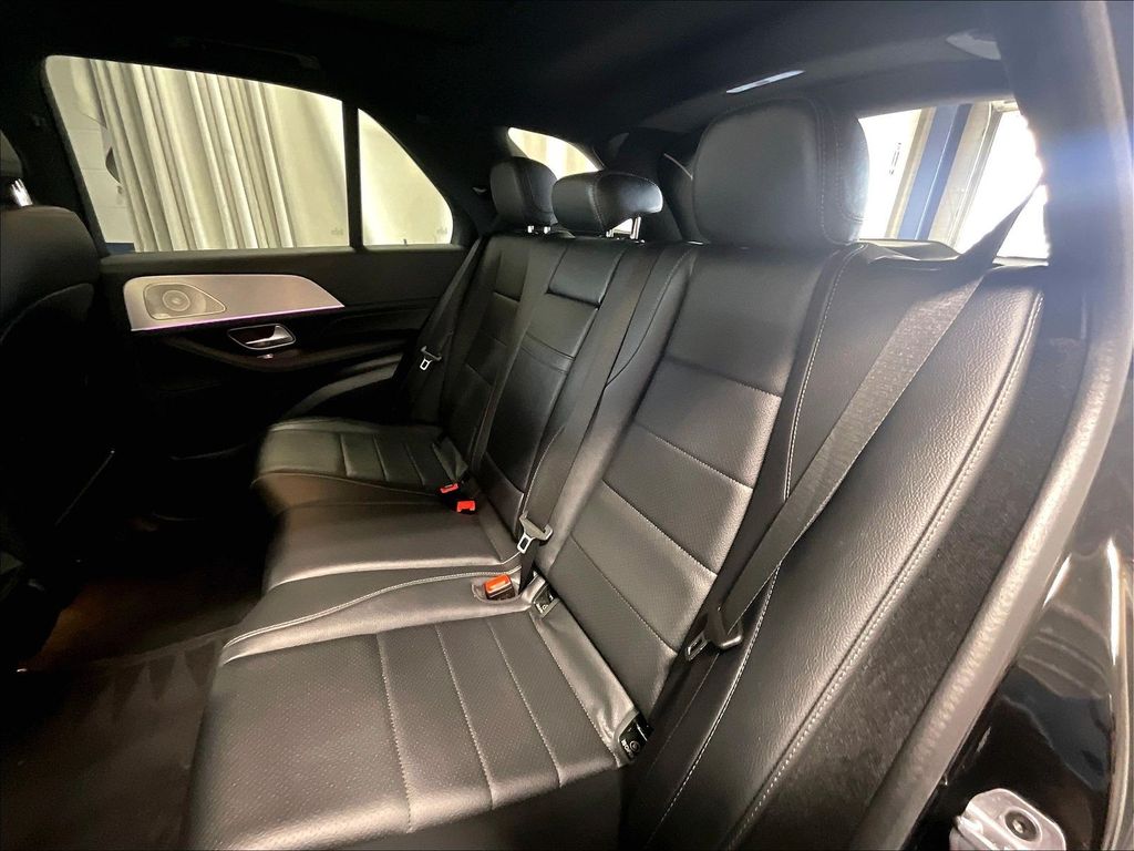 2025 Mercedes-Benz GLE — photo 15