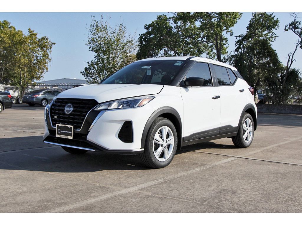 2025 Nissan Kicks Play S White at South Houston Nissan