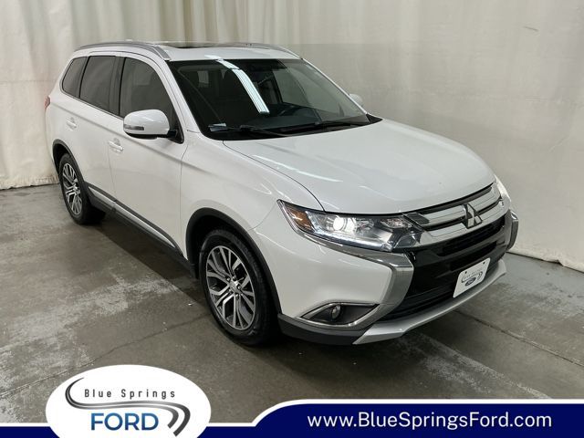 Diamond White Pearl 2017 Mitsubishi Outlander SUV / Crossover All-Wheel Drive Continuously Variable Transmission