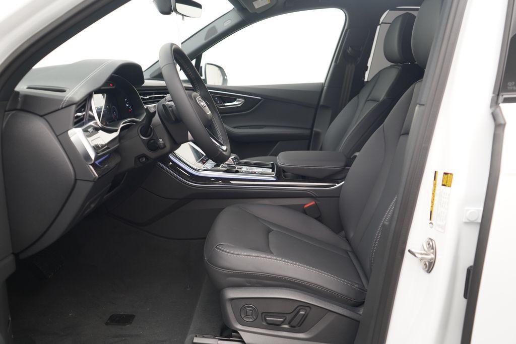 Thumbnail: 2026 Audi Q7 - 6