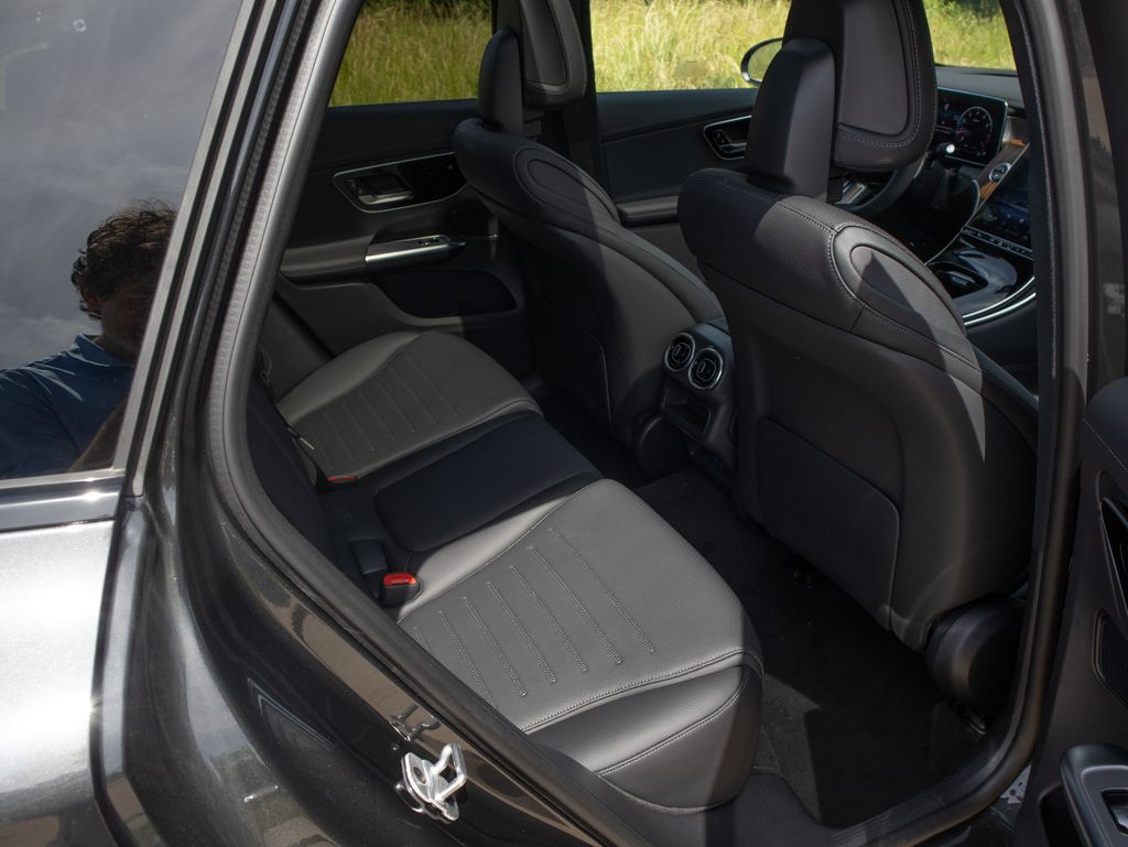 2024 Mercedes-Benz GLC GLC 300 photo