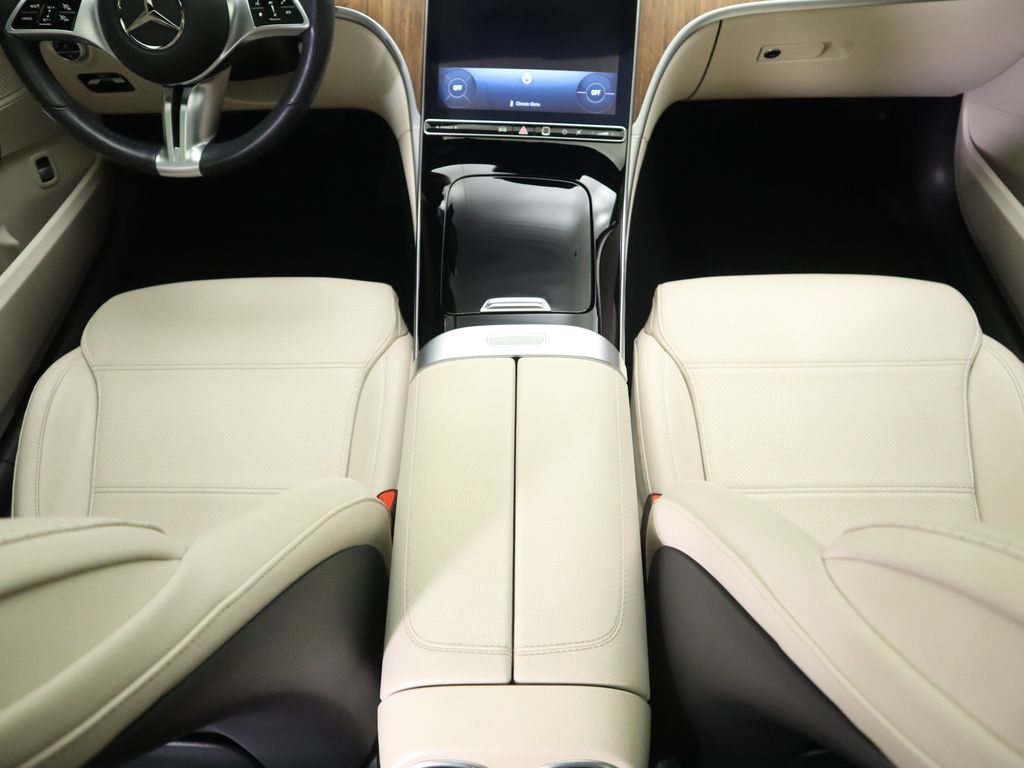 Thumbnail: 2022 Mercedes-Benz C-Class - 16