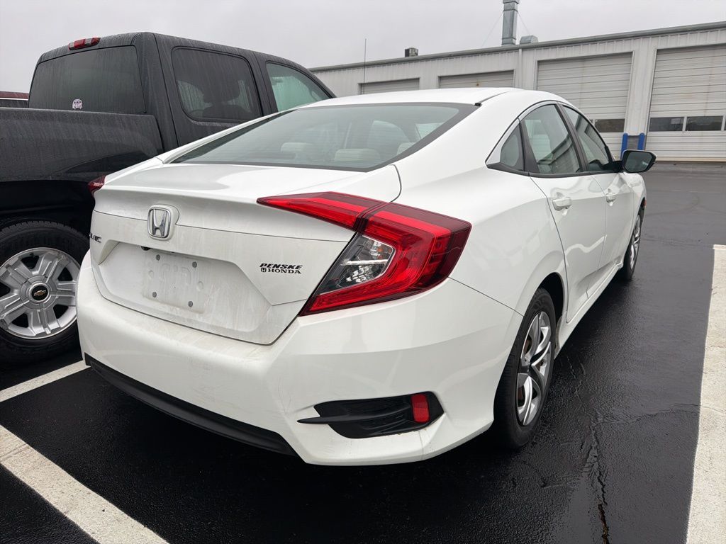 Thumbnail: 2017 Honda Civic - 3