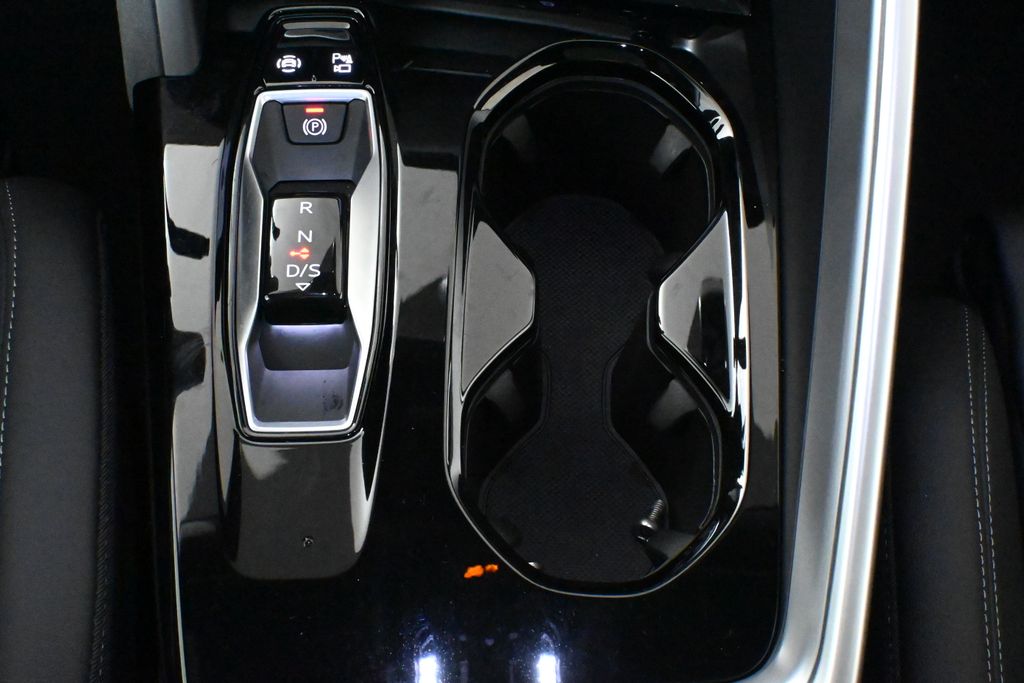 Thumbnail: 2025 Audi SQ5 - 22