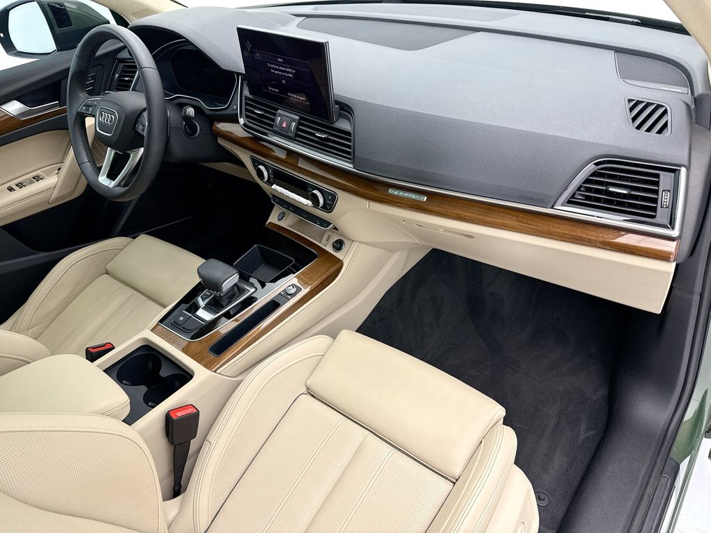 Thumbnail: 2024 Audi Q5 - 16