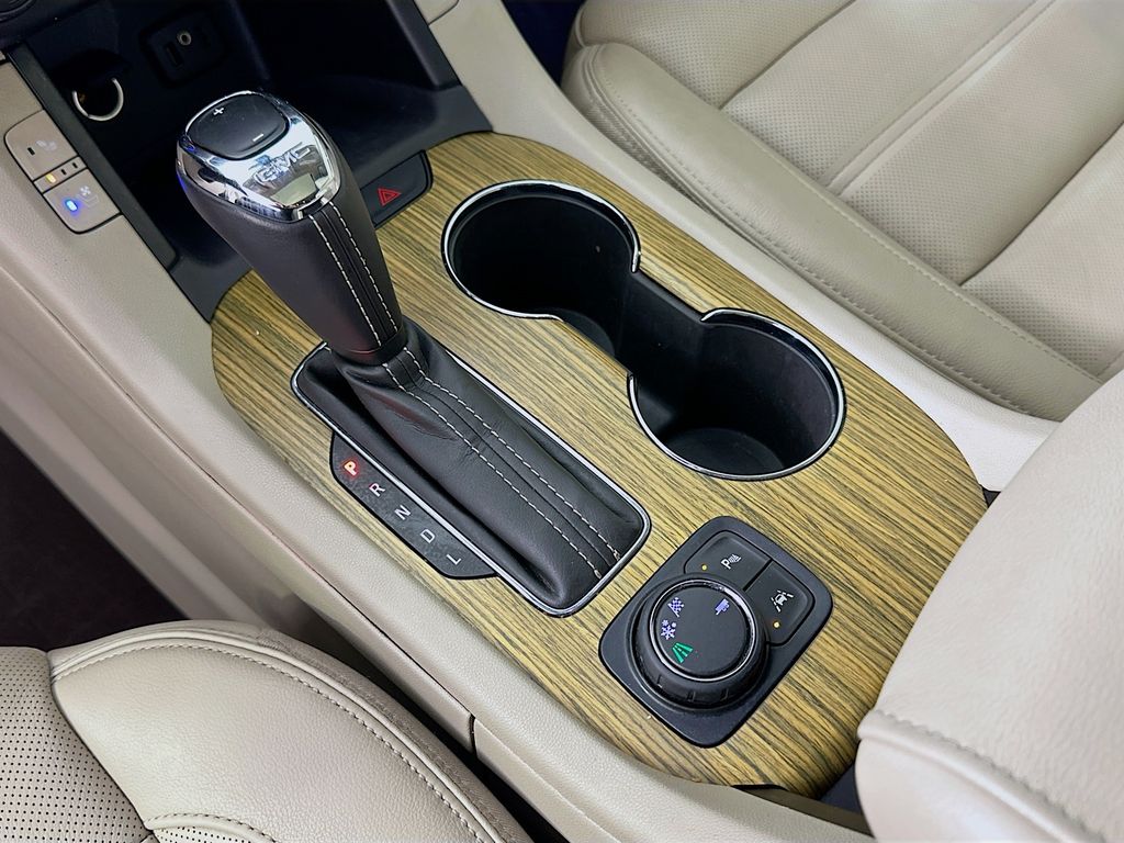 Thumbnail: 2019 GMC Acadia - 17