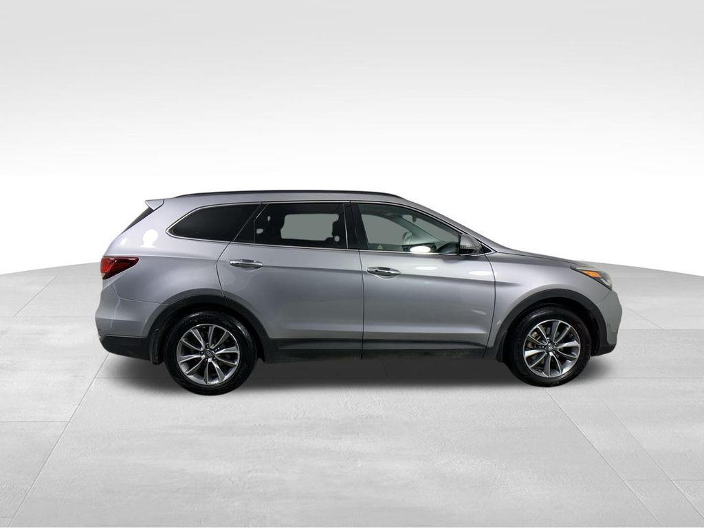 2018 Hyundai Santa Fe SE 7