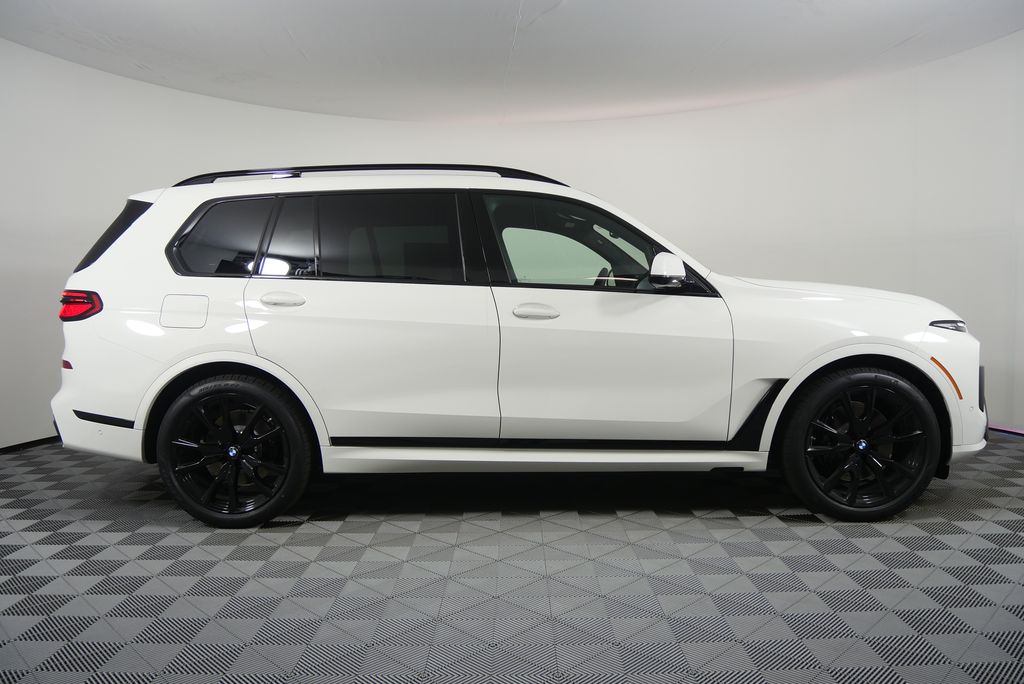 Thumbnail: 2026 BMW X7 - 2