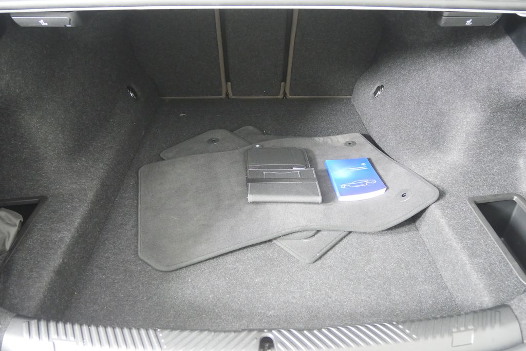 Thumbnail: 2025 BMW 5 Series - 17