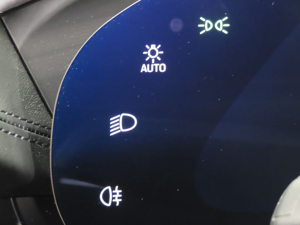 Thumbnail: 2023 Porsche Taycan - 24