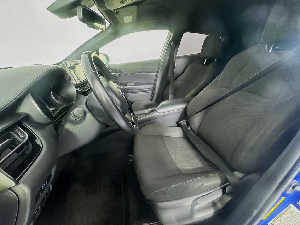 Used Car 2018 Toyota C-hr  Xle For Sale Under $20,000 In Austin, Texas